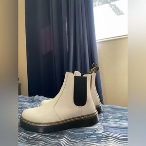 Dr. Martens Dorian Chelsea Boot